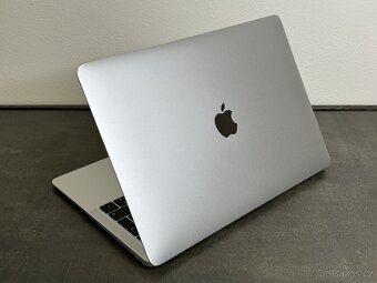 MacBook Air 13" 2018 i5 / 128GB SSD / 8GB Silver - 4