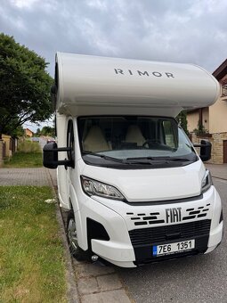 Pronájem - nový obytný vůz pro 6 osob s isofixem - 4