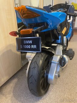 Elektrická motorka BMW S 1000RR - 4