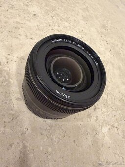 Canon EF 35mm f/2 IS USM – Ferrari mezi objektivy, TOP stav - 4