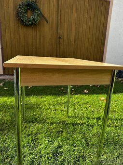Jídelní stůl - 4