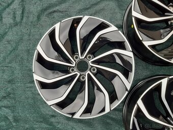 Alu disky Volkswagen Golf R17 Ventura - 4