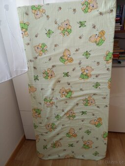 Rozkládací postýlka včetně matrace a peřinky a dětská kola - 4