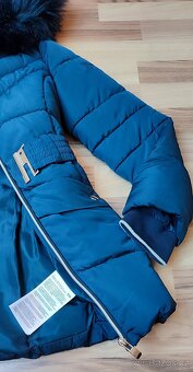 Dívčí prošívaná bunda s kapucí a páskem vel.146 - 4