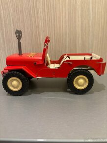Staré funkční autíčko -  JEEP - 4