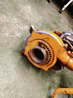 Stará motorová pila - 4