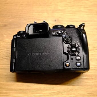 Olympus E-M1 Mark III - 4