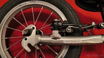 Dětské odrážedlo Yedoo – lehké, nafukovací kola, brzda - 4