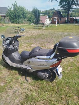 Suzuki Burgman 250 - 4