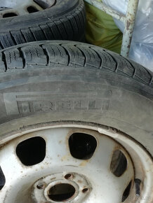 Plechové disky 16” 5x114,3 s pneu pirelli 215/65 R16 - 4