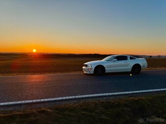 Ford Mustang V6 4.0, 2005 – splněný sen na prodej - 4
