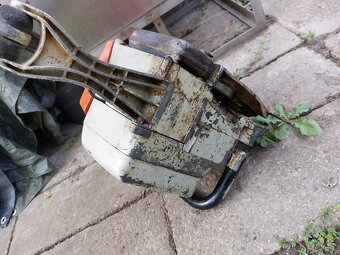 Stará motorová pila STIHL 050....pro sběratele. - 4