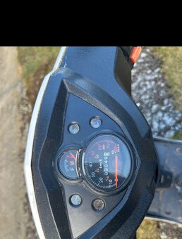 Moped skútr AGM - 4
