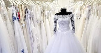 NOVÉ LUXUSNÍ KRAJKOVÉ svatební šaty VESTIGO - 4