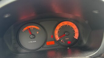 Kia Picanto 1.0 rok 2011 96k km - 4