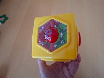 Interaktivní kostka pro batolata, 10cm - 4