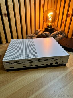 Xbox One S, 1TB - 4