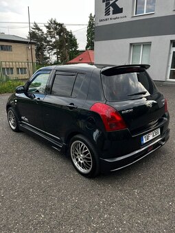 Suzuki Swift 1.3 67.5 kW TOP STAV - 4