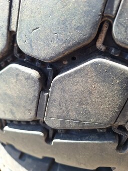Pirelli MG01 265/70 R19.5 143/141 - 4