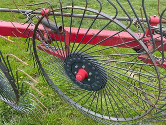 Obraceč slámy a nahrabovač sena - 4