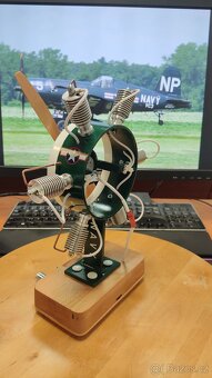 DIY stolní větrák - styl Vought F4U Corsair - Cam Harris - 4