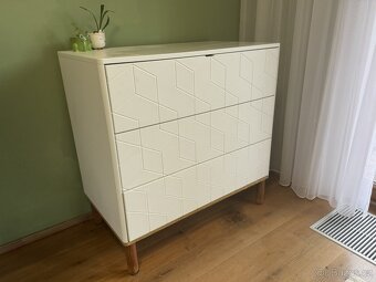 Krásná dětská zánovní skříň a komoda - 4