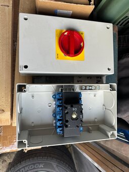 Hlavní vypínač - 4