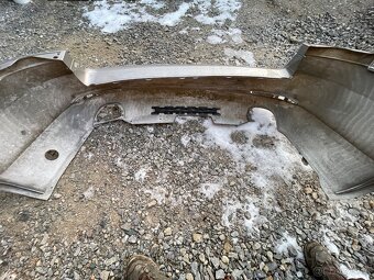 zadní nárazník plast - 4