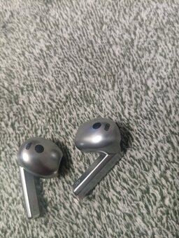 Sluchátka Samsung buds - 4