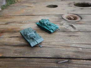 figurky vojáci, vojenská technika, vznášedlo, dělo - 4