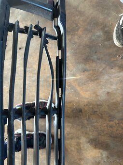 Nárazník a kapota Passat B5,5 - 4