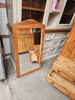 MASIVNÍ PŘEDSÍŇOVÝ VĚŠÁK SE ZRCADLEM - 4