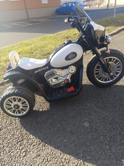 El. policejní tříkolka - 4