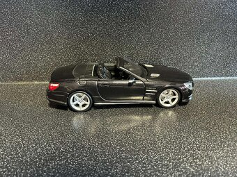 Mercedes Benz SL 500 R231 1:18 - 4