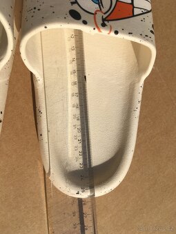 Pantofle s motivem Spongeboba ( 24,5 cm ) - 4
