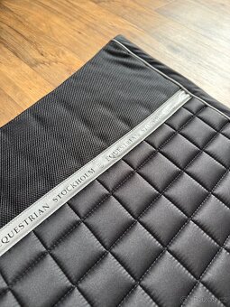 Podsedlova decka Equestrian Stockholm cerna DL - 4