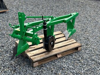 Tříradličný pluh troják za traktor - 4