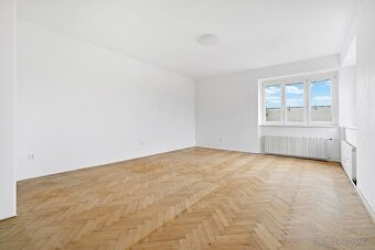 Prodej slunného a prostorného 2kk v Králově Poli - 4