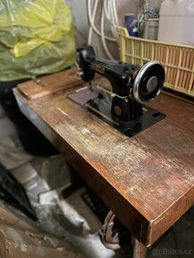 Starožitný šicí stroj Lada - 4
