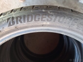 Prodám letní pneu 225/40/19 Bridgestone - 4