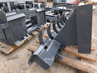 Rozryvák a rovnací rám na smykáč - 4