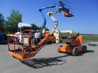 Kloubová pracovní plošina JLG E450AJ - 4