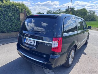 Chrysler Lancia Voyager 3,6 Gold DVD LPG 2014 - 4
