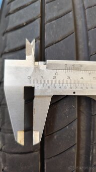 Prodám letní pneu Michelin 205/55 r19 - 4