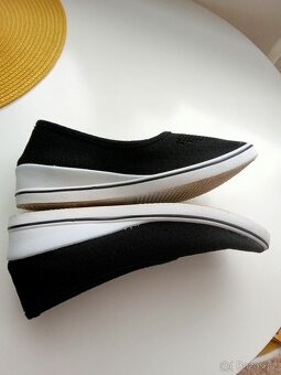 Černé plátěnky na klínku vel. 39, stélka 24 cm zn. Prego - 4