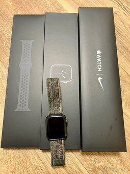 Apple Watch SE Nike - 4
