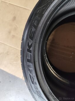 pneu 255/40 ZR20 Falken - 4