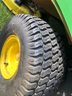 Zahradní traktor John Deere X300R + výhoz - 4