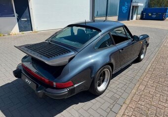 Porsche 911 Carrera 3.2 Coupé G50 z roku 1987 - 4