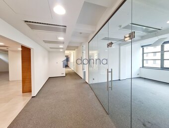 Pronájem kanceláře 322 m² Šaldova, Praha 8 - Karlín - 4